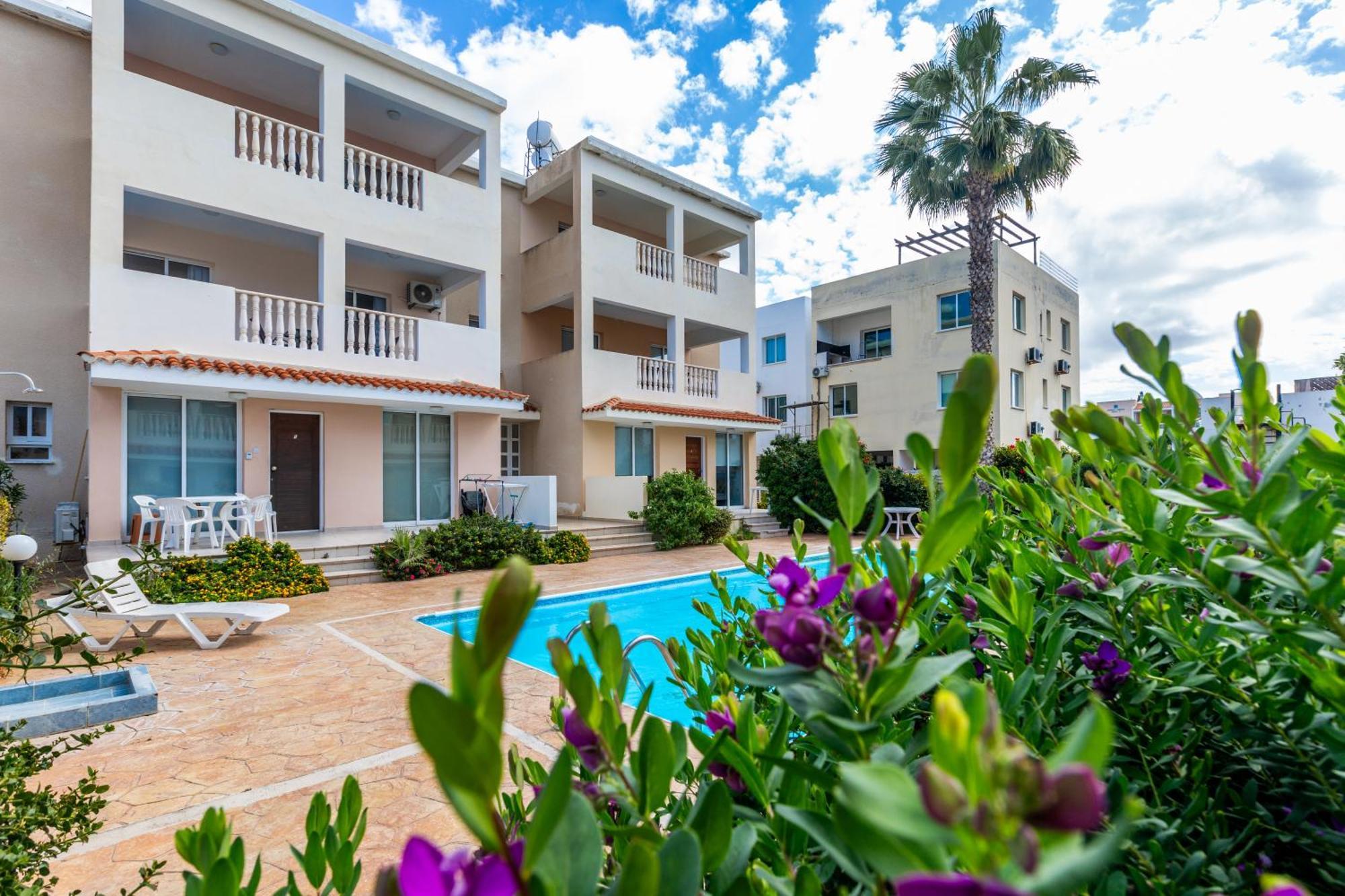 Beautiful 2 Bed Apartment With Great Views In Paphos Exteriör bild