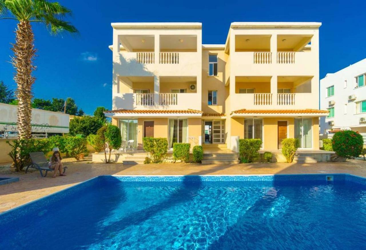 Just Renovated Beautiful 2 Bed Apartment In Paphos 5 Min Drive To The Beach Exteriör bild